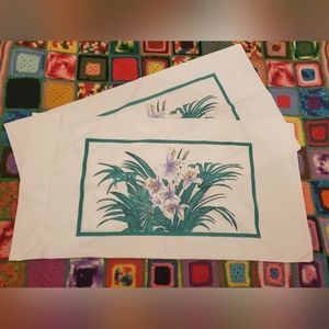 Vintage Pair Of Wamsutta Iris Floral King Pillowcases Purple Green Body Pillow